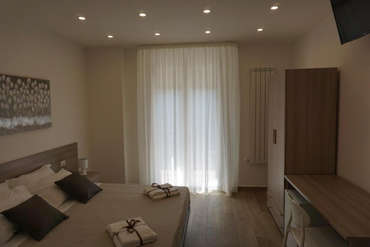 Azzisa Holidays Suite Палермо Екстериор снимка